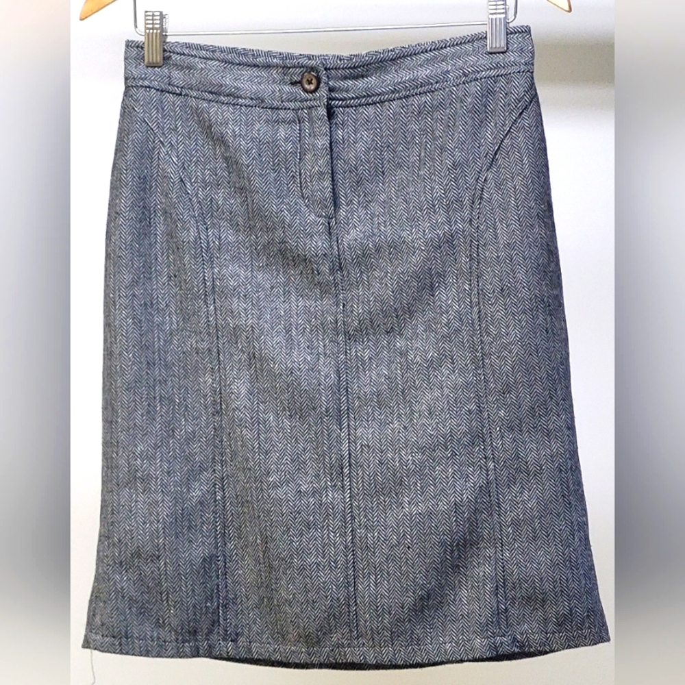 Vintage 1980's high-waisted herringbone grey marled wool small skirt
